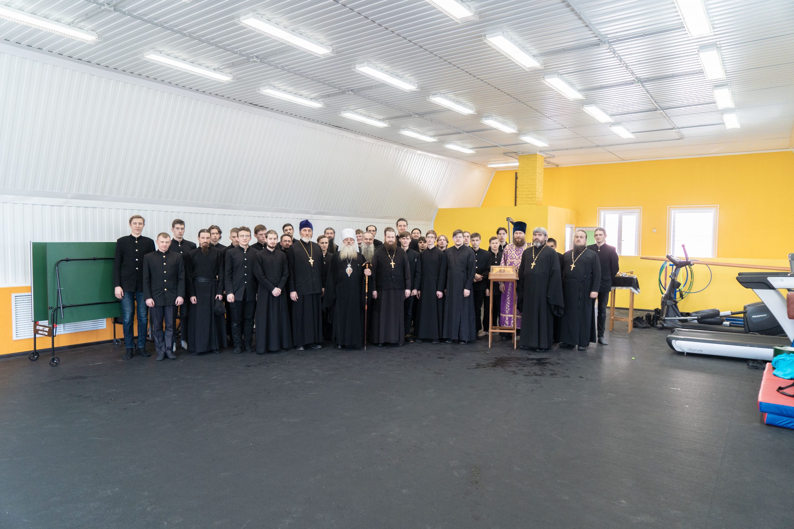 Барнаульской духовной семинарии состоялось освящение спортивного зала.