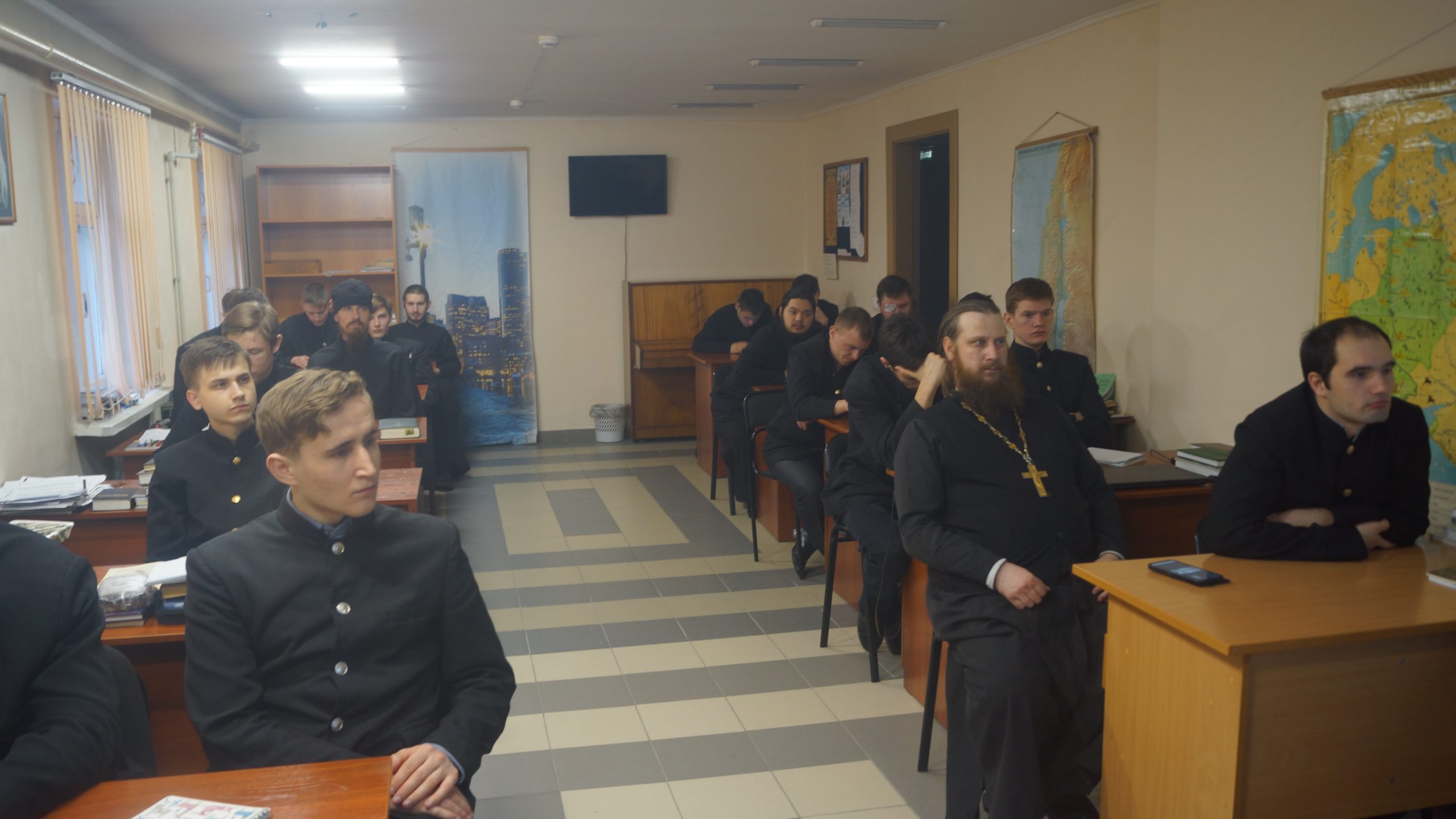 Студенты Барнаульской духовная семинарии в видеоконференции с представителями медицинской науки