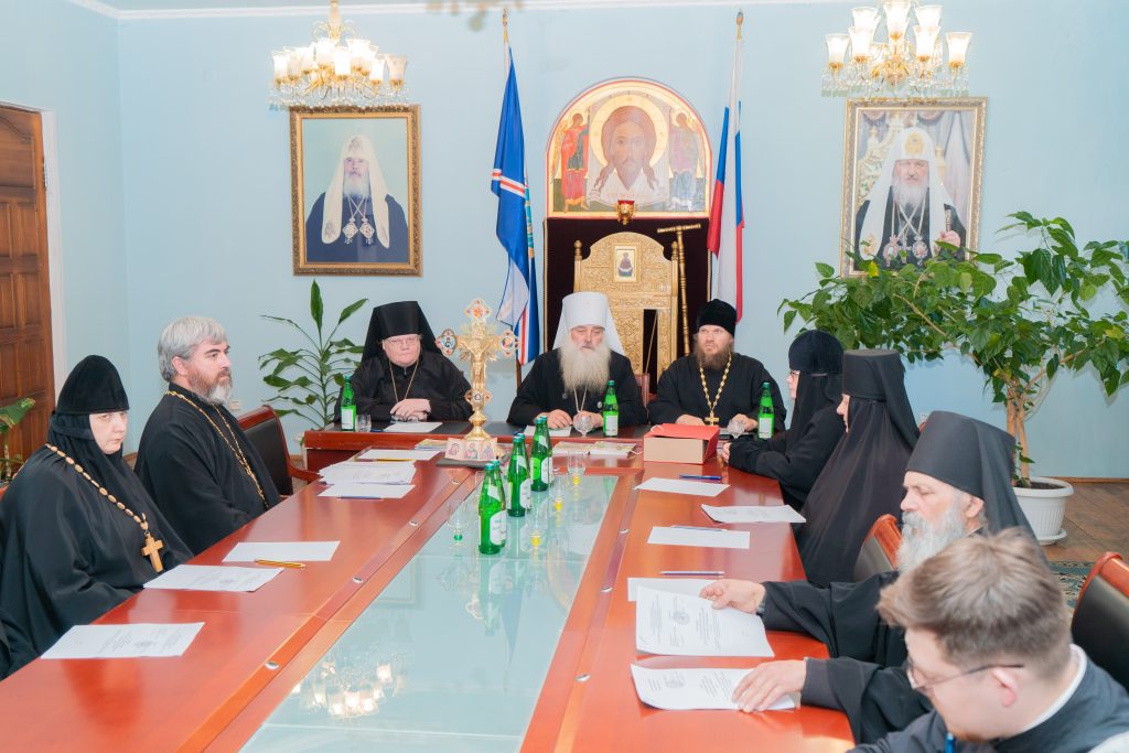 В Алтайской митрополии начала свою работу выездная экспертная комиссия по вопросам образования монашествующих Русской Православной Церкви