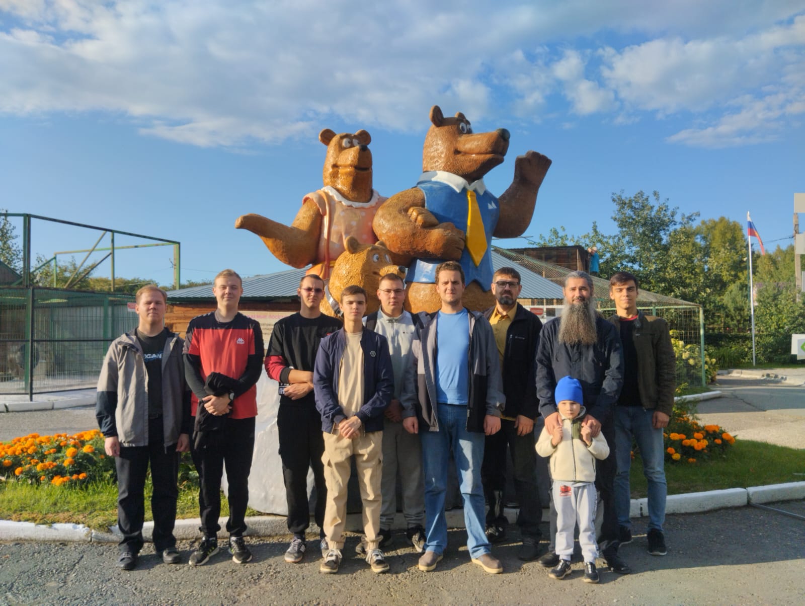 Студенты Барнаульской духовной семинарии под руководством тьютора посетили Барнаульский зоопарк «Лесная Сказка»