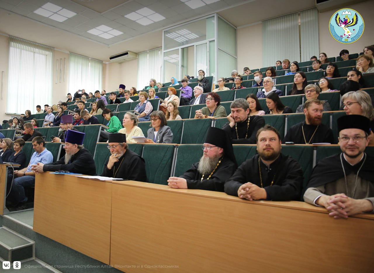 Преподаватели Барнаульской духовной семинарии приняли участие в XVIII международной научной конференции «Макарьевские чтения», посвященная 10-летию Горноалтайской епархии. 