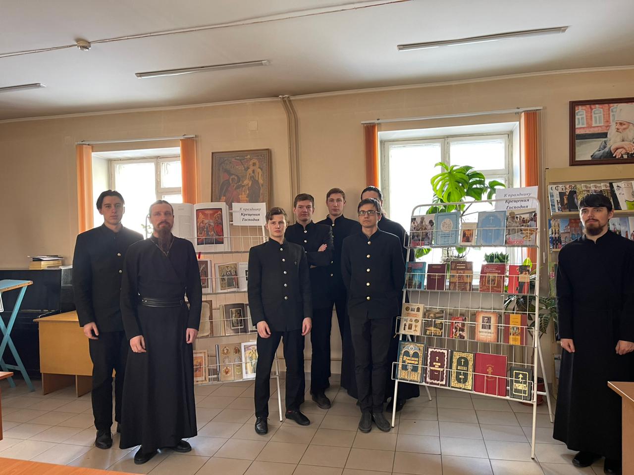 Библиотека Барнаульской духовной семинарии открывает цикл выставок и ждёт читателей
