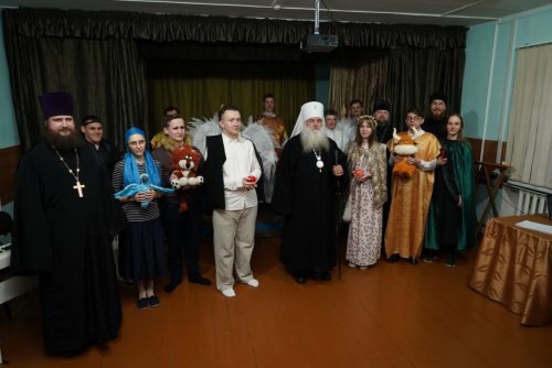 В Барнауле показали спектакль «Адамово изгнание»