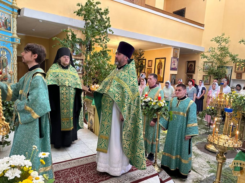 День Святой Троицы (Пятидесятницы) в Барнаульской духовной семинарии